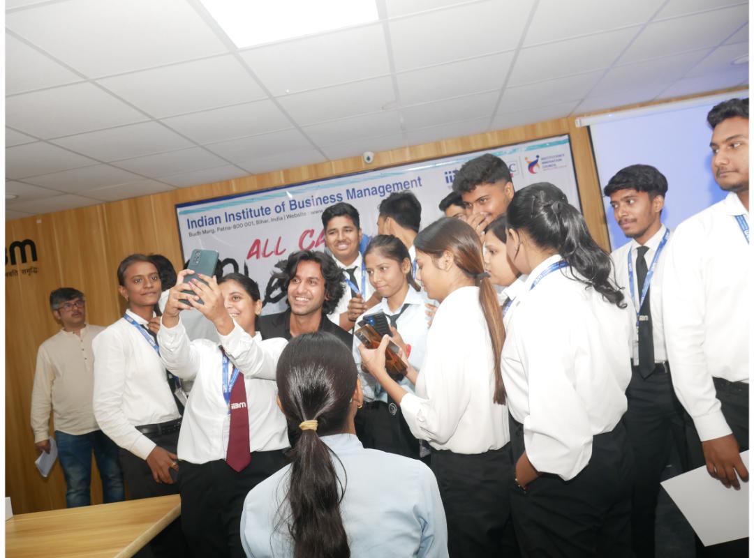 Rahul Soni Conducts “All Can Sketch” Workshop for PGDM, BBA, BCA & MAMC Students at IIBM and ZHI Patna